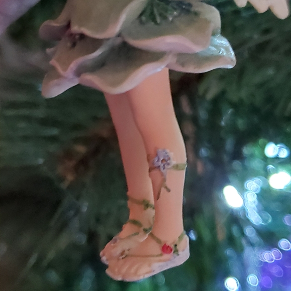 Faerie Glen SpringSong Fairy Ornament - Picture 6 of 16